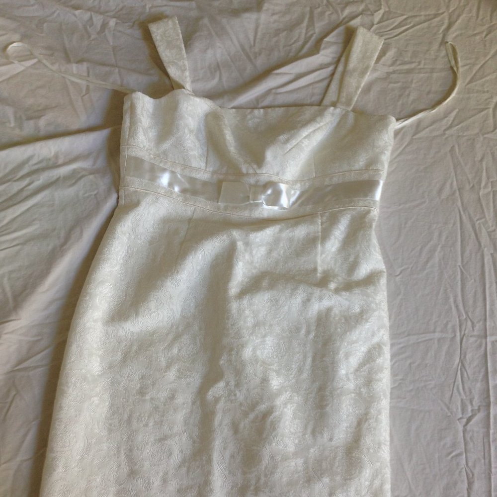 Woman's Tahari White Dress sz 12 Used